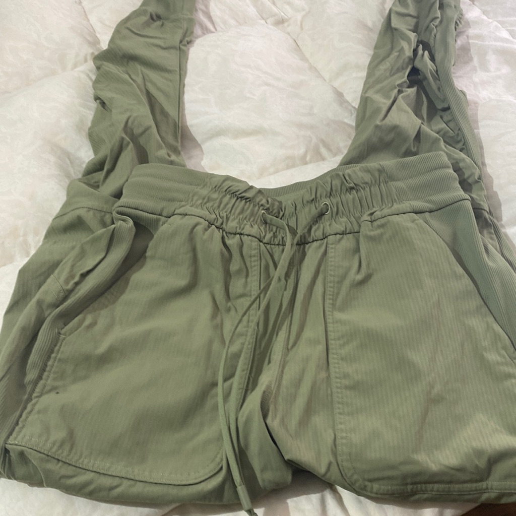 Lululemon Joggers 4 Great Condition